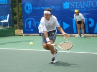 Dos colombianos ganaron en el debut del Torneo Seguros Bolívar Open